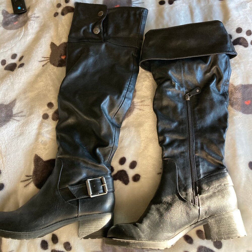 Boots - Over the knee Size 8.5 Med.